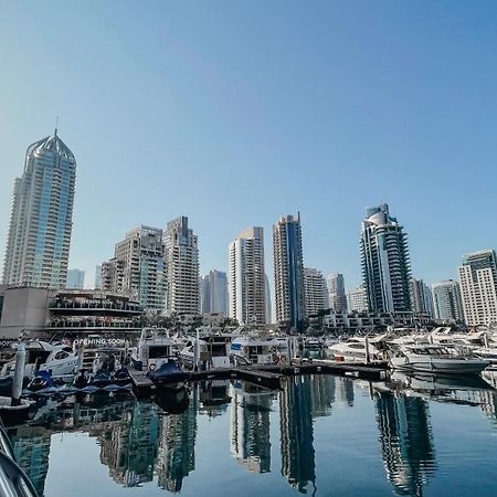 Savor Marina Views From The 64Th Floor Aparthotel Dubai Luaran gambar